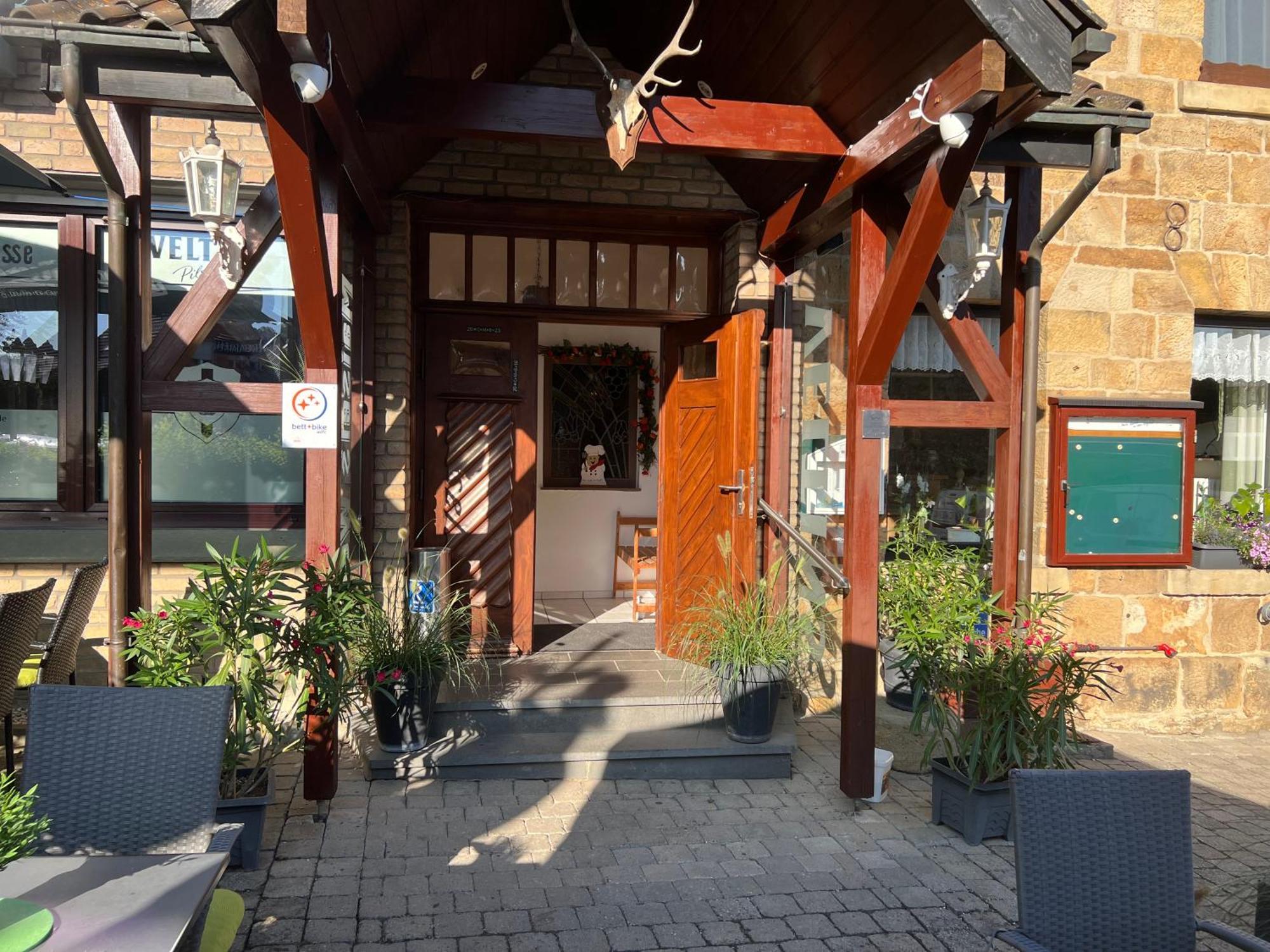 Landgasthaus Jaegerhof Bueren  Exterior photo